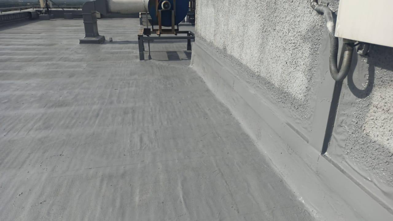 Гидроизоляция скатной кровли жидкой мастикой Elastomeric 750