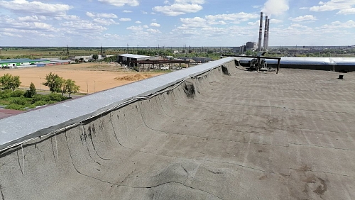 Старая кровля на предприятии ТОО "Радуга"